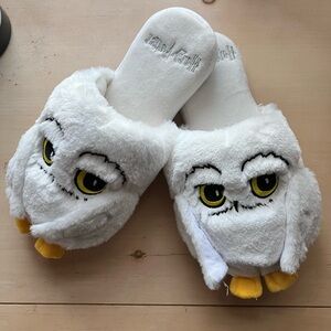 Groovy Hedwig Slippers | Harry Potter